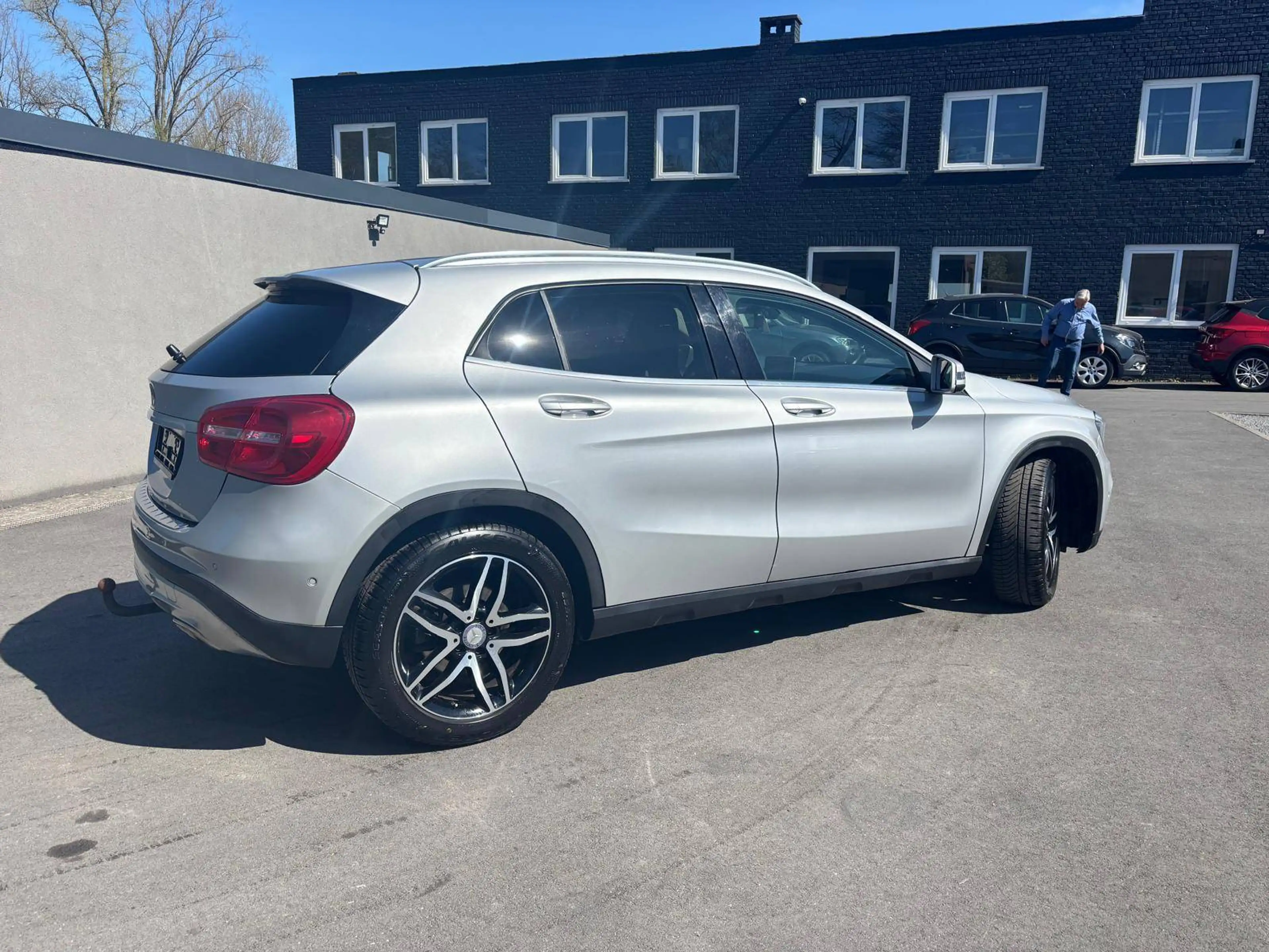 Mercedes-Benz GLA 180 i X156 Activity Edition*NAV PARKSENSOR CRUISE BT — photo 5