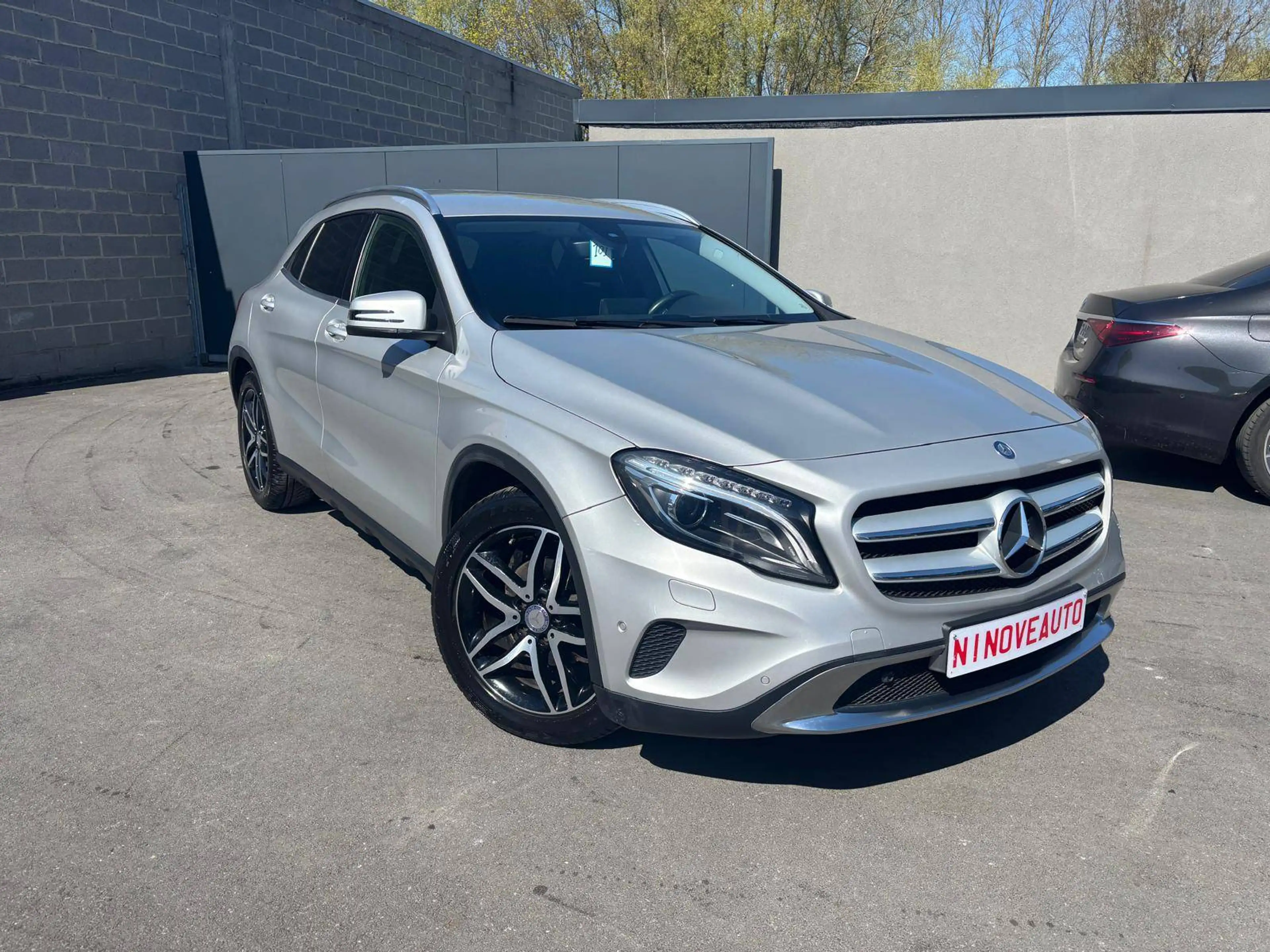 Mercedes-Benz GLA 180 i X156 Activity Edition*NAV PARKSENSOR CRUISE BT — photo 6