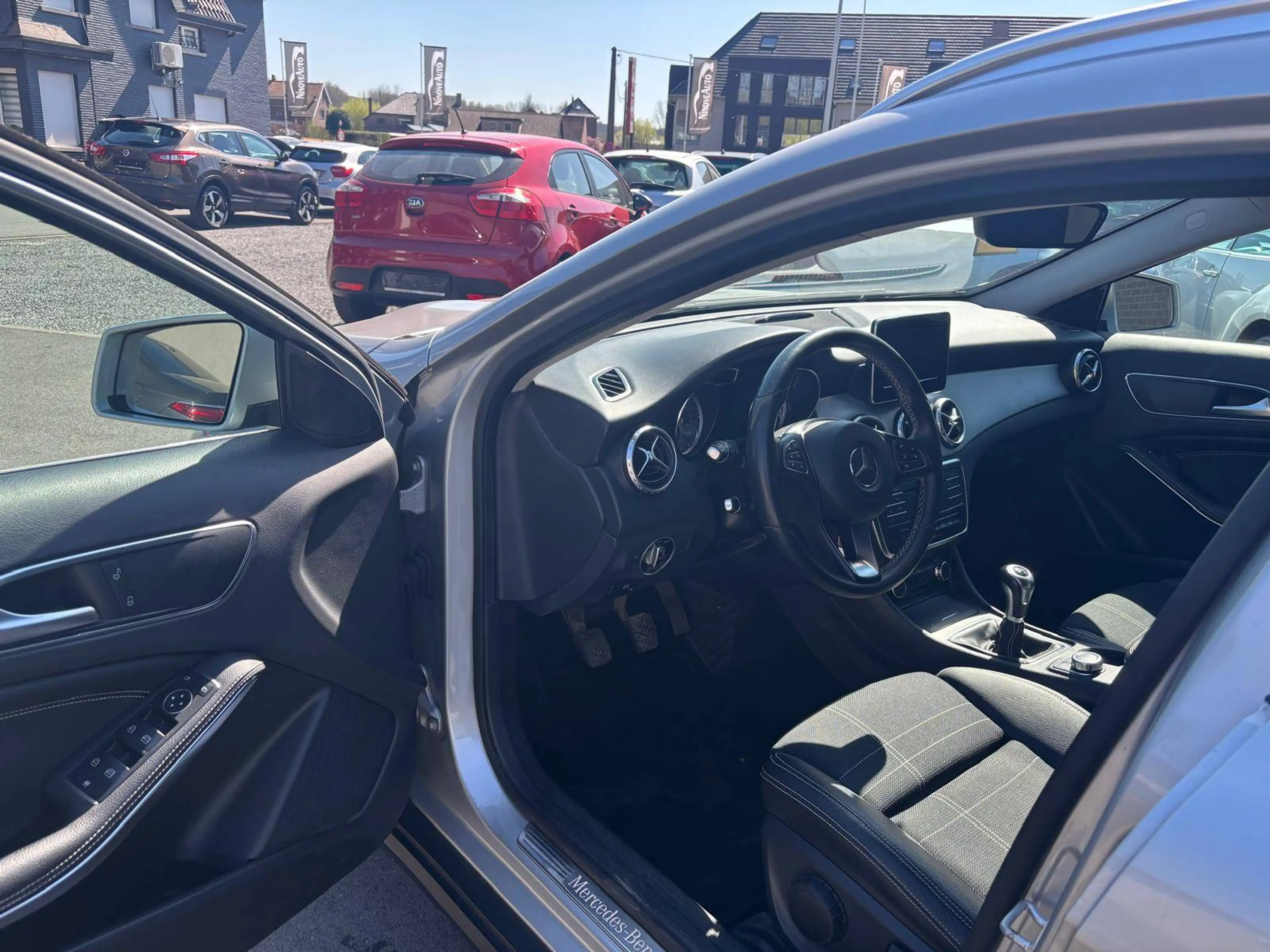 Mercedes-Benz GLA 180 i X156 Activity Edition*NAV PARKSENSOR CRUISE BT — photo 7