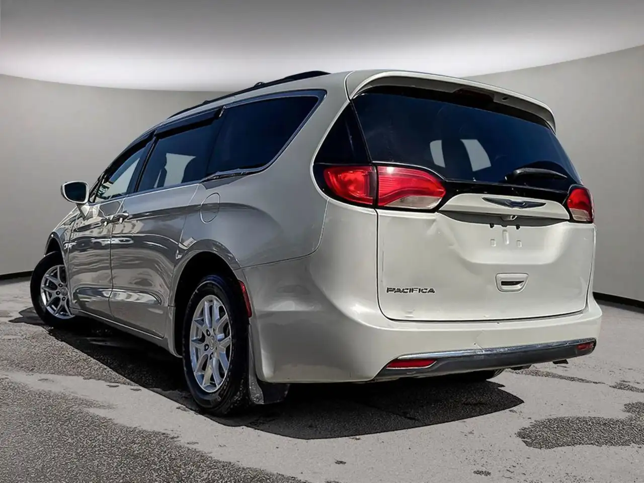 Chrysler Pacifica photo Chrysler Pacifica