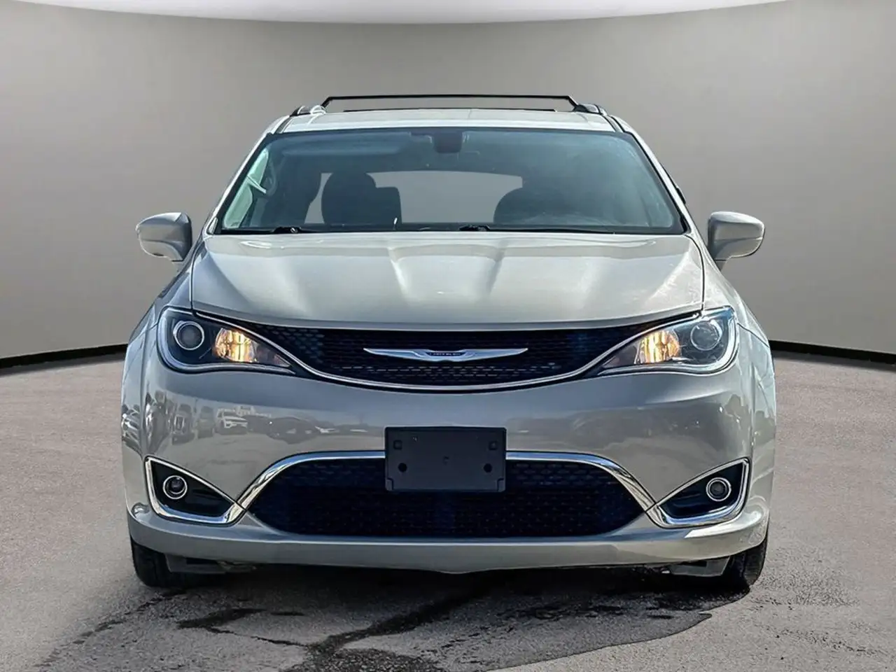 Chrysler Pacifica photo Chrysler Pacifica