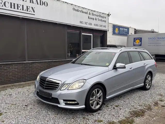 Mercedes-Benz E 250 E 250 T CDI DPF BlueEFFICIENCY 7GTRONIC Avantgarde