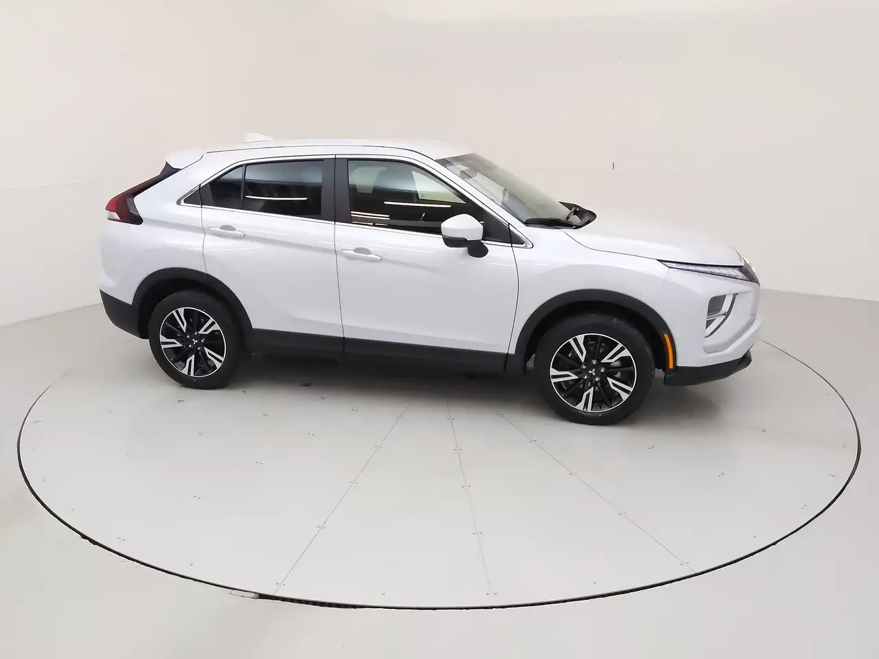 Mitsubishi Eclipse Cross снимка Mitsubishi Eclipse Cross