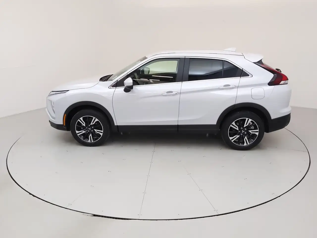 Mitsubishi Eclipse Cross снимка Mitsubishi Eclipse Cross