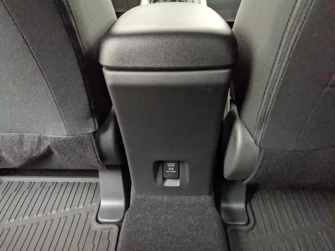 Mitsubishi Eclipse Cross снимка Mitsubishi Eclipse Cross