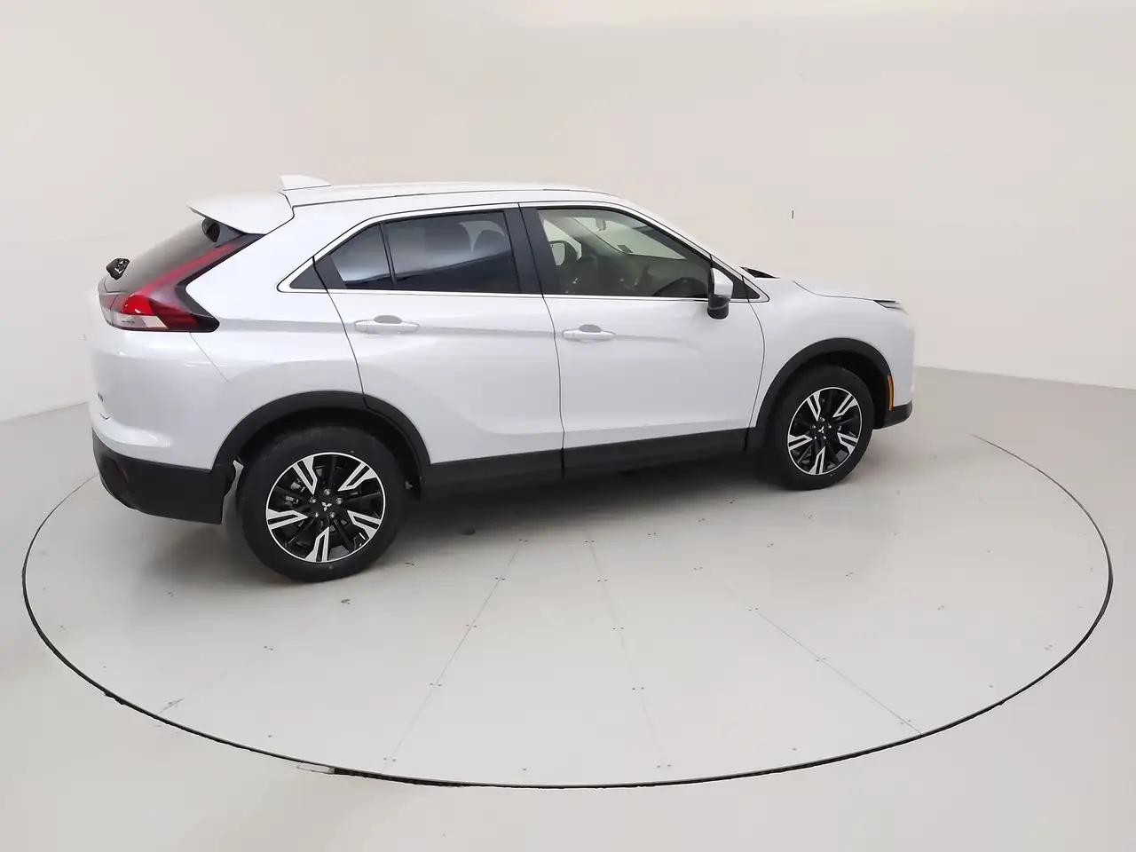 Mitsubishi Eclipse Cross снимка Mitsubishi Eclipse Cross