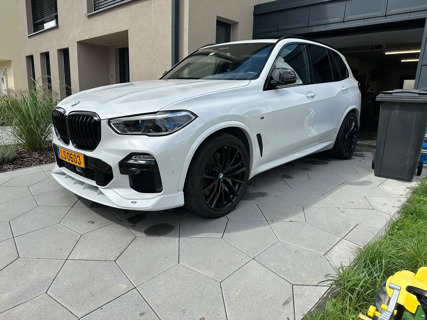 BMW X5 M50i Blanc - 1