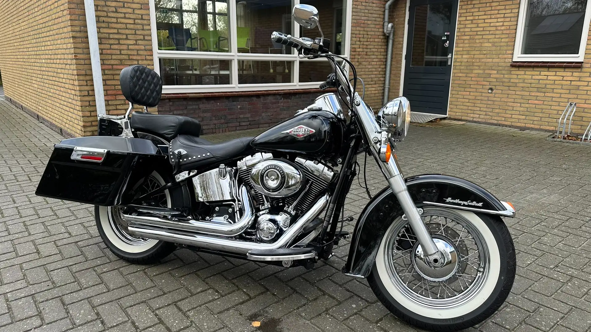 Harley-Davidson Heritage Softail V-Twin 103 cu / 1.690 cc; Zwart - 2