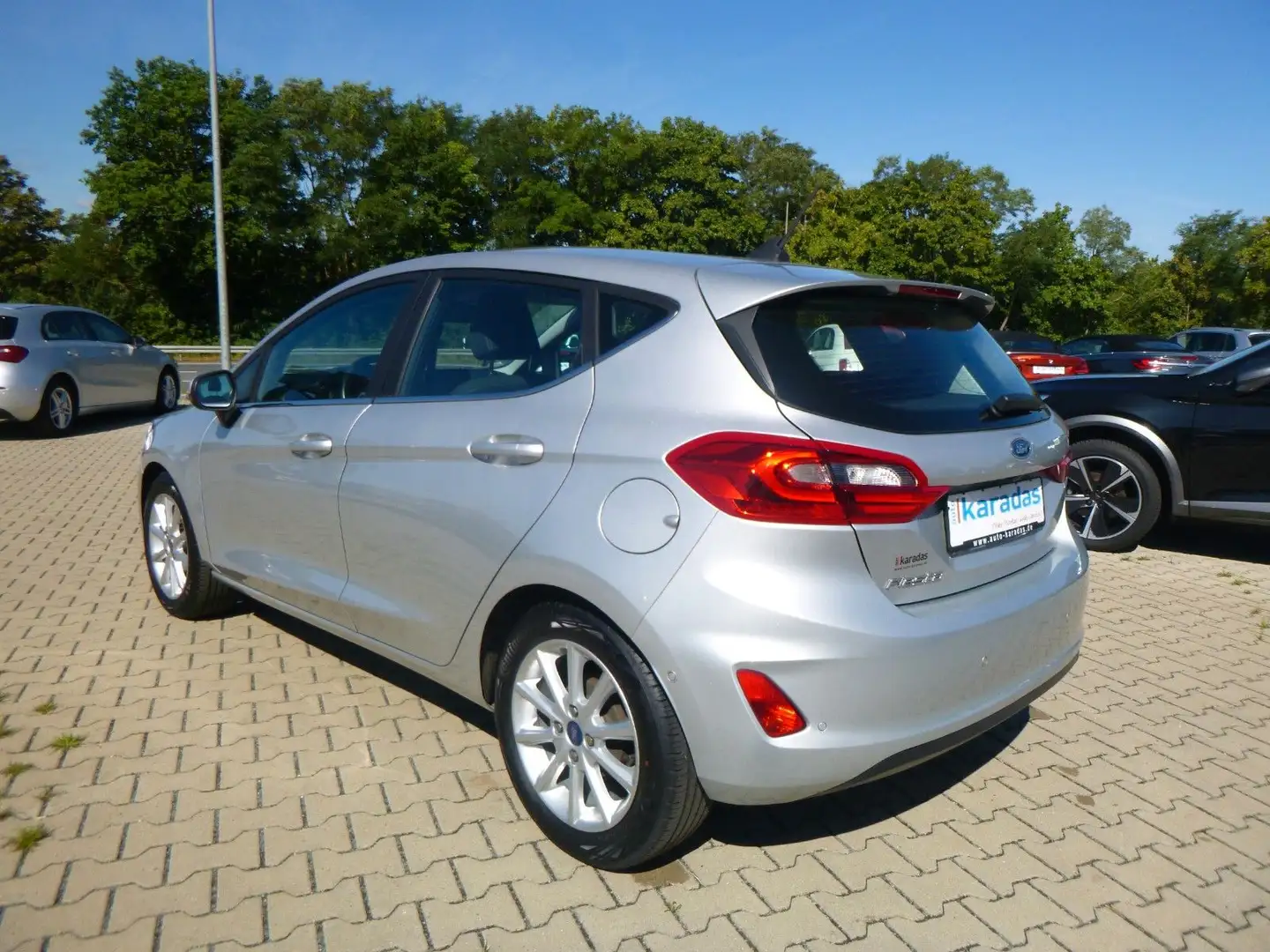 Ford Fiesta 1.0 EcoBoost TitaniumACC/NAV/KAM/PDC Plateado - 2