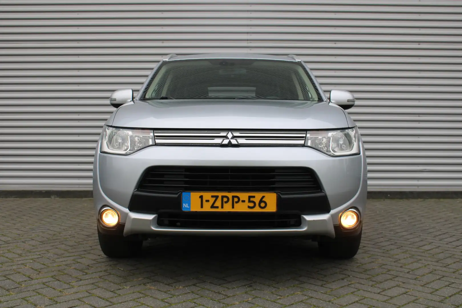 Mitsubishi Outlander 2.0 PHEV Business Edition X-Line | Airco | Navi | Gris - 2