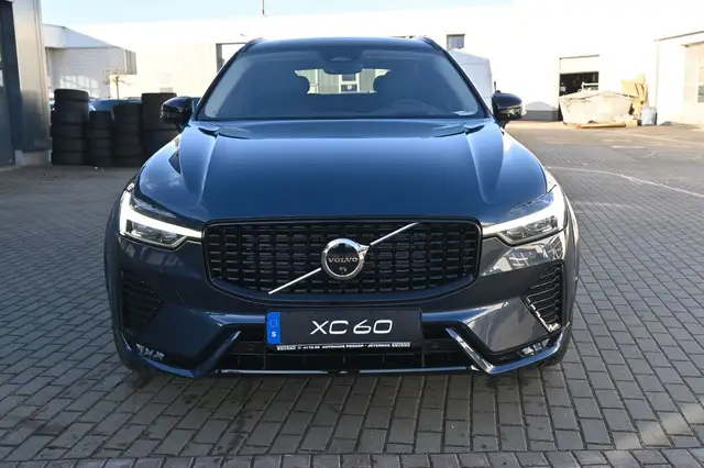 Volvo XC60 view 8