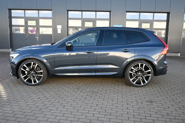 Volvo XC60 view 2