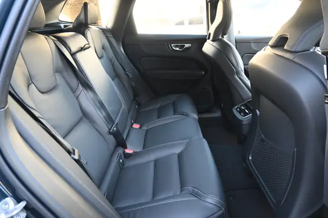 Volvo XC60 view 15
