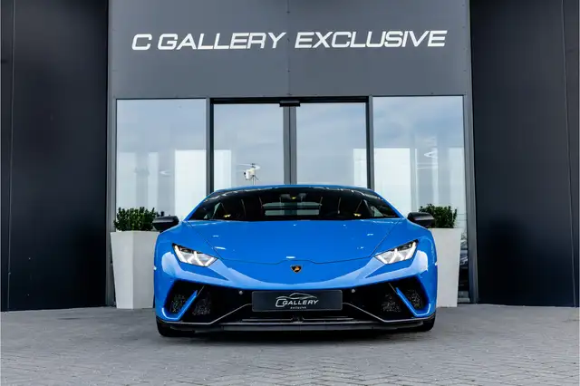 Lamborghini Huracan view 2