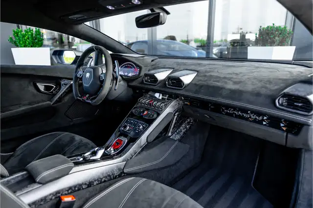 Lamborghini Huracan view 10