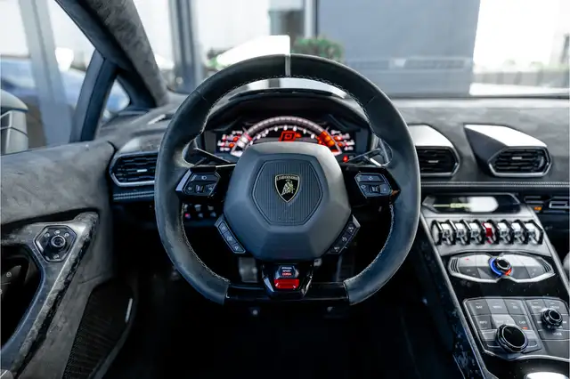 Lamborghini Huracan view 12