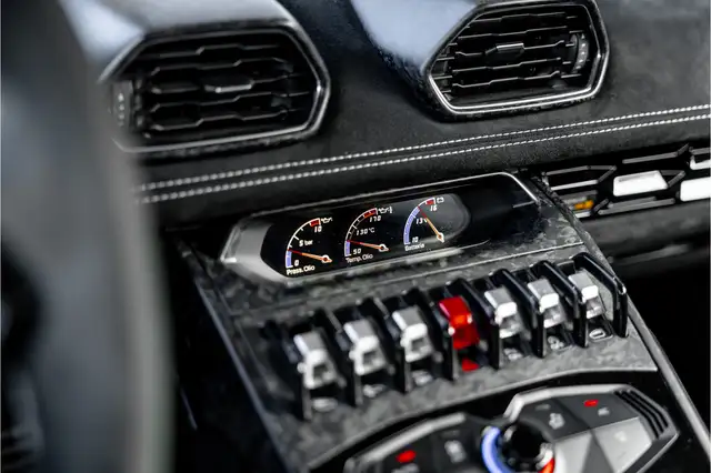 Lamborghini Huracan view 15