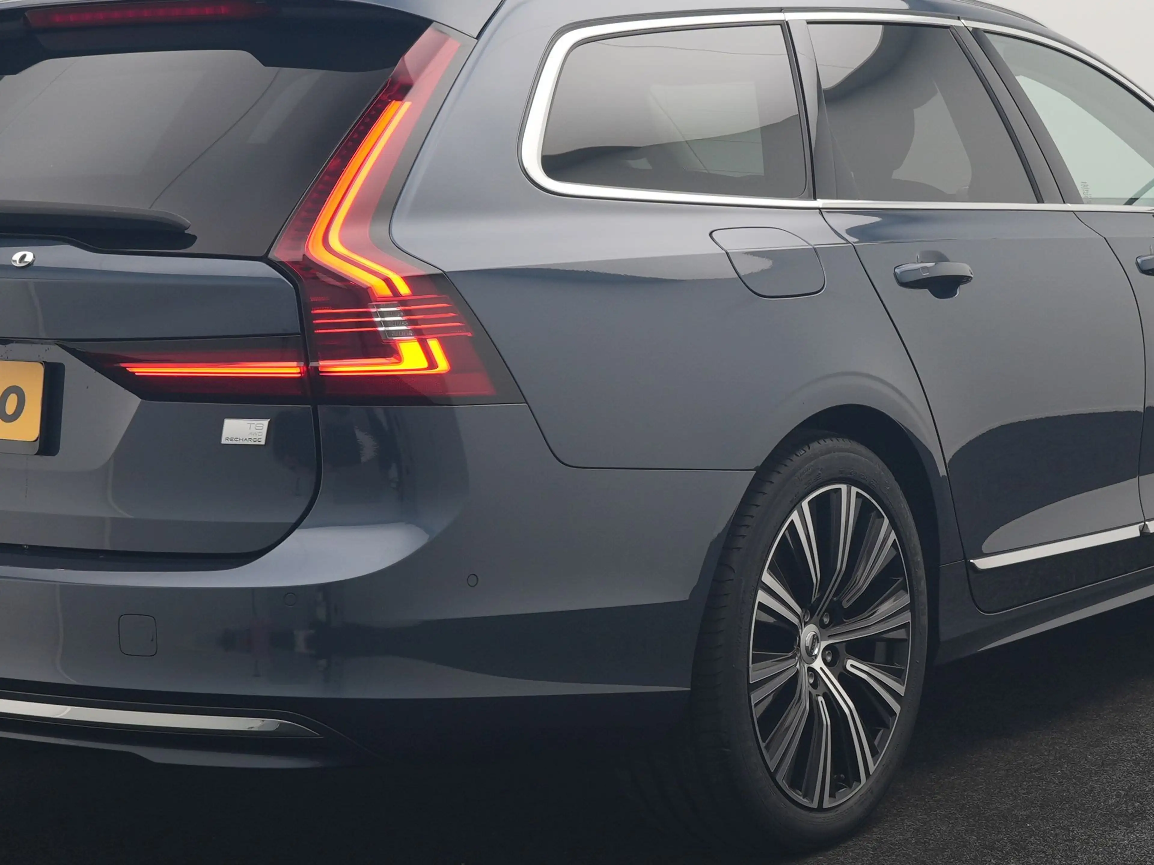 Volvo V90 T8 AWD Ultimate Bright LONG RANGE PHEV 350pk | Tre — photo 8