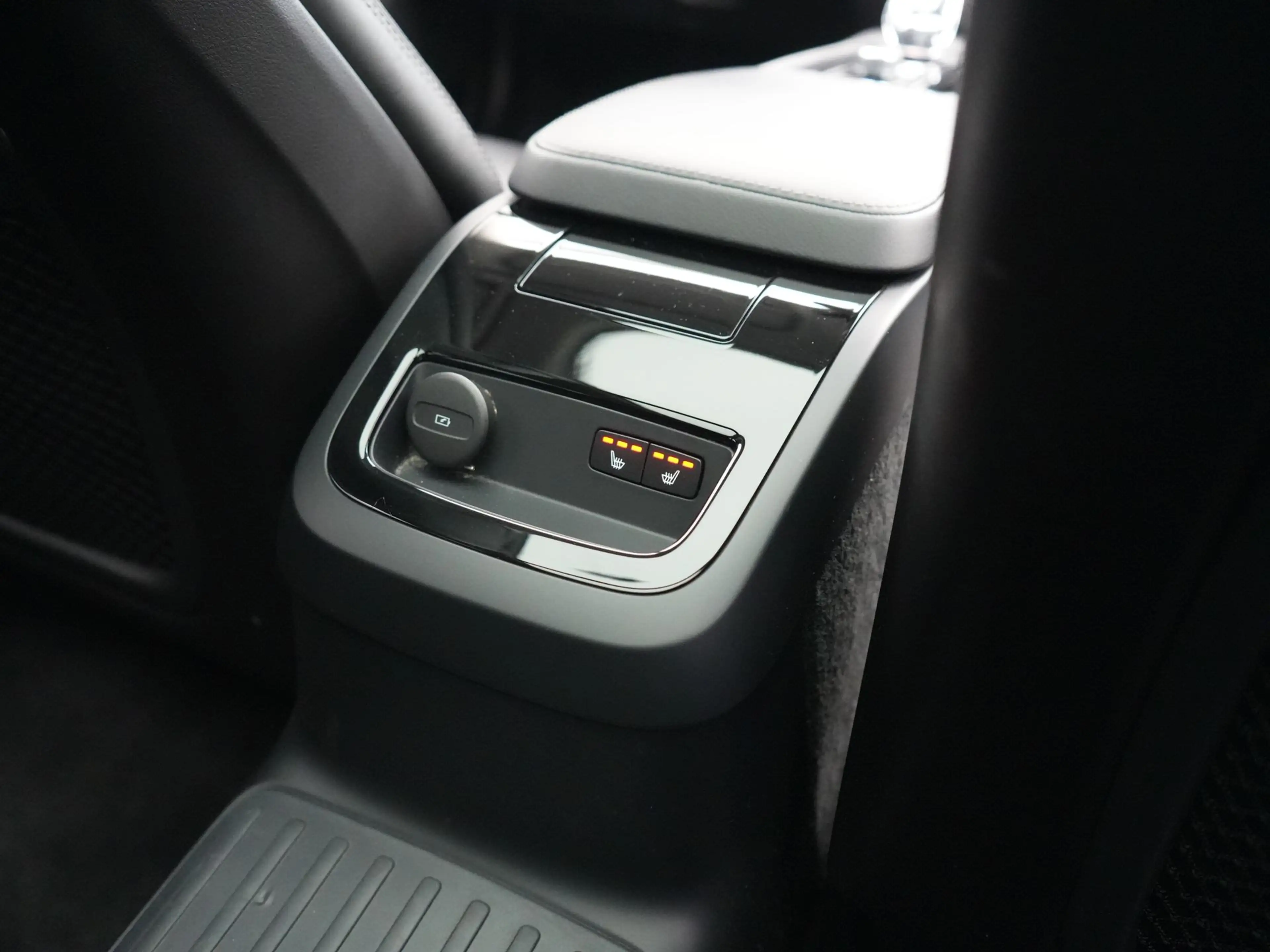Volvo V90 T8 AWD Ultimate Bright LONG RANGE PHEV 350pk | Tre — photo 15