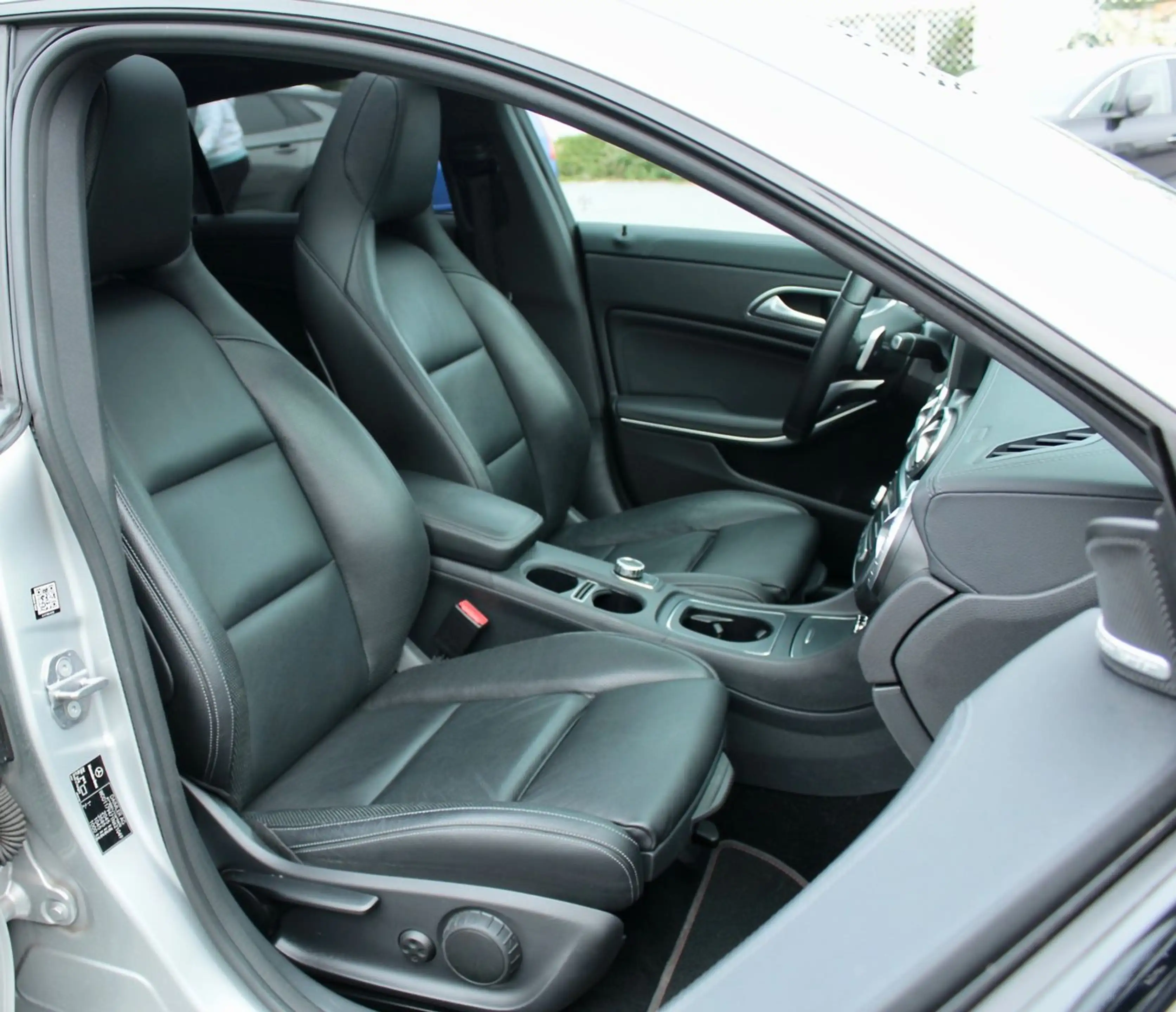 Mercedes-Benz CLA 220 CLA 220 4M SB AMG/1-HAND/VOLL LEDER/PANORAMA — photo 12