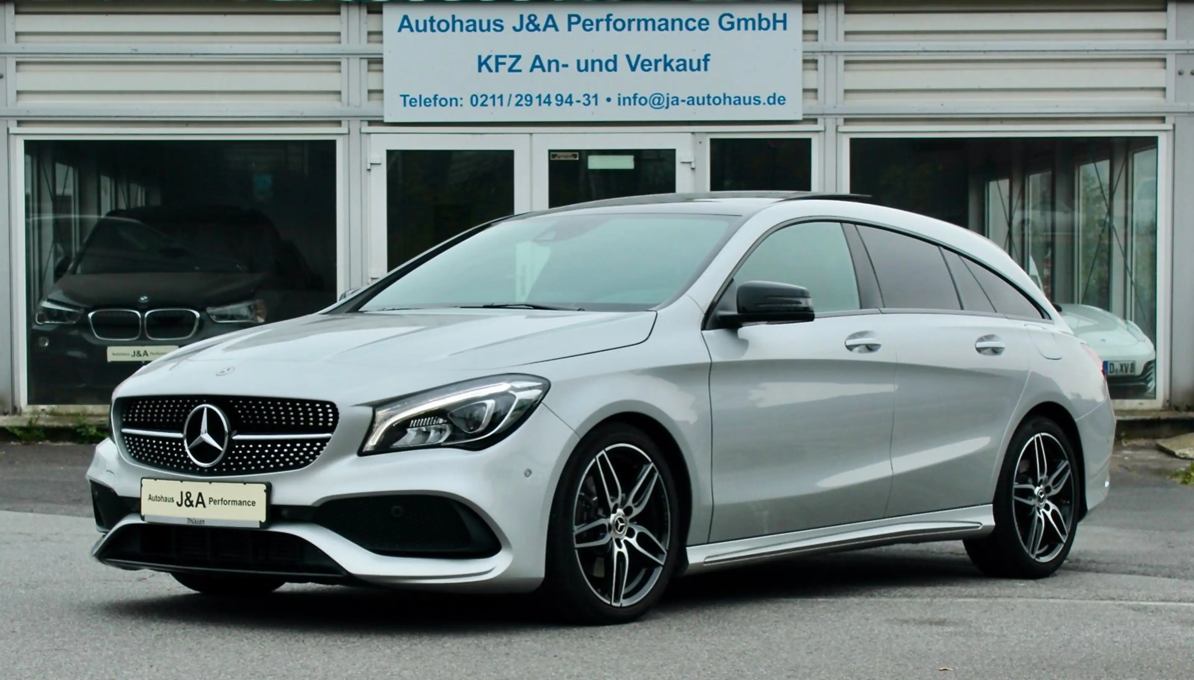 Mercedes-Benz CLA 220 CLA 220 4M SB AMG/1-HAND/VOLL LEDER/PANORAMA — photo 2