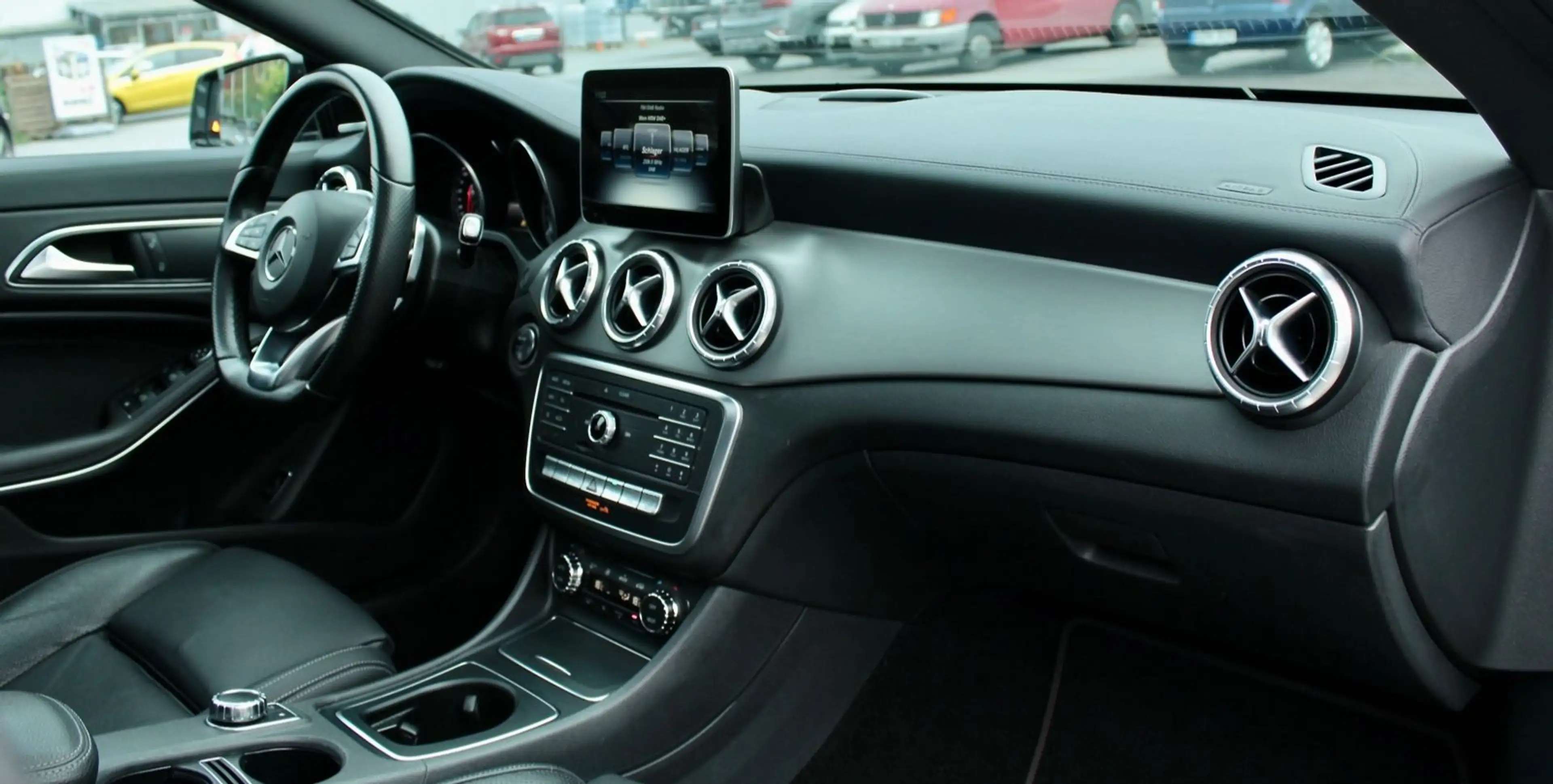Mercedes-Benz CLA 220 CLA 220 4M SB AMG/1-HAND/VOLL LEDER/PANORAMA — photo 11