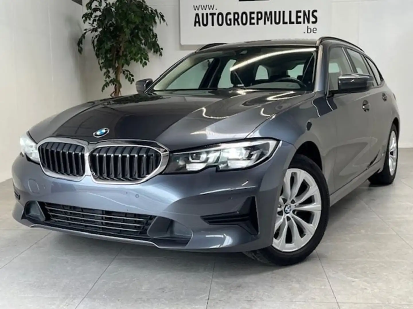 BMW 318d AUT Touring 136pk Grijs - 1