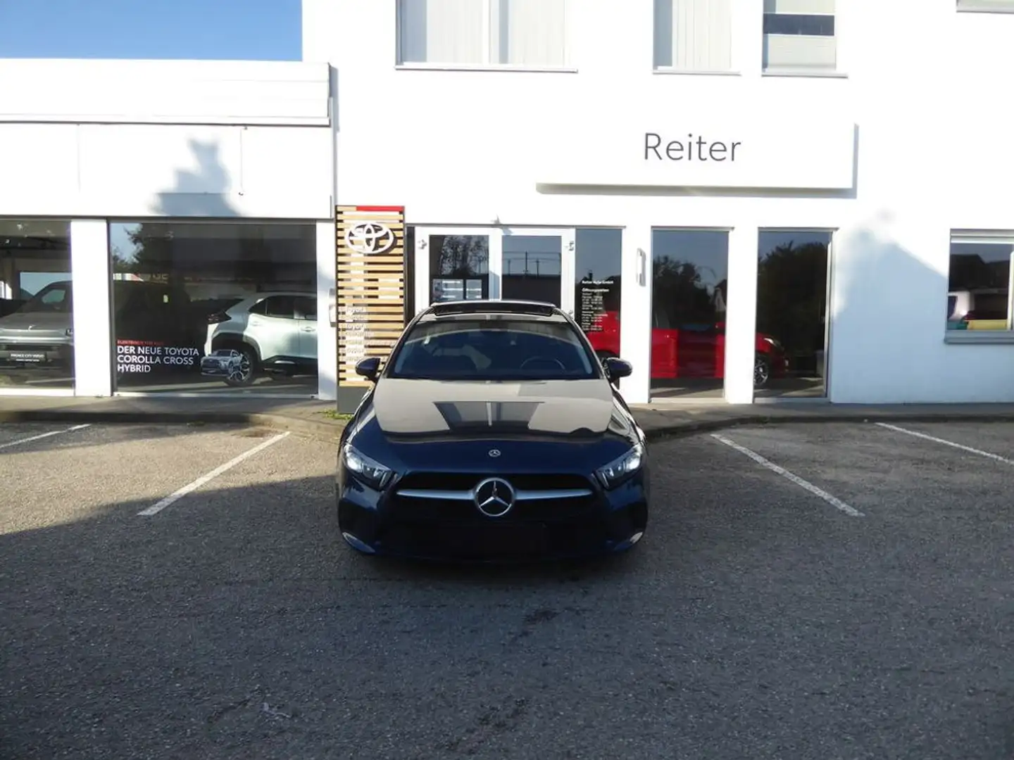 Mercedes-Benz A 180 d Limo Aut. *LED*PANO*SHZ*KAMERA* Blau - 1