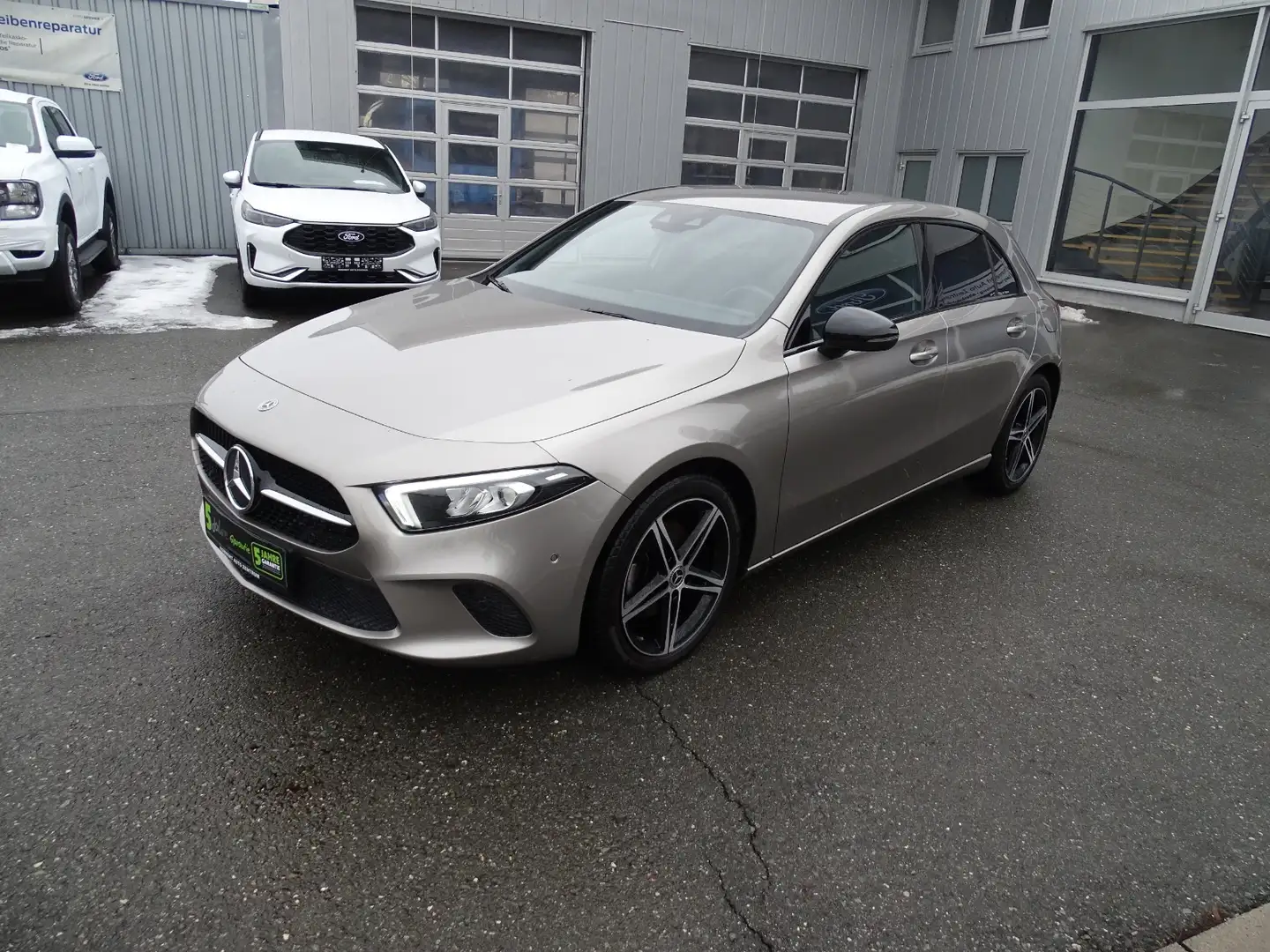 Mercedes-Benz A 200 Progressive AHK+LED+Navi+SHZ+Fernlichtass. Silber - 2