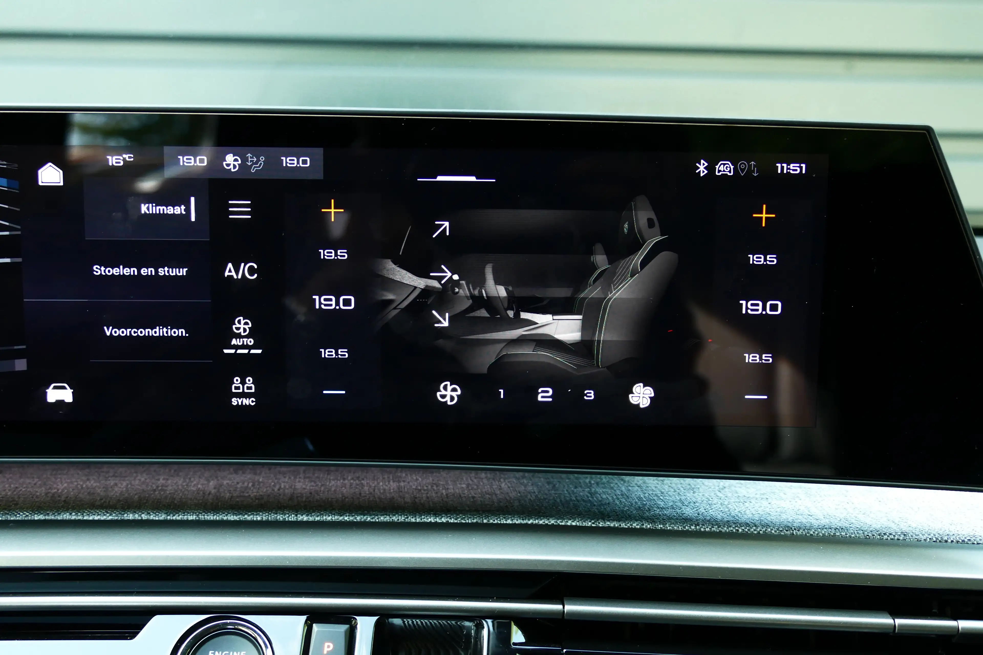 Peugeot 3008 e-3008 Allure | Elektrische parkeerrem | Extra get — photo 22