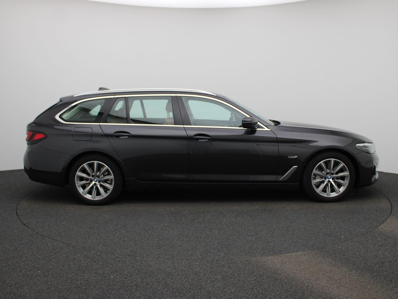 BMW 530 5-serie Touring 530e xDrive Executive — photo 6