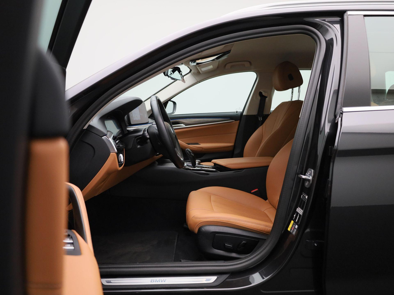 BMW 530 5-serie Touring 530e xDrive Executive — photo 9