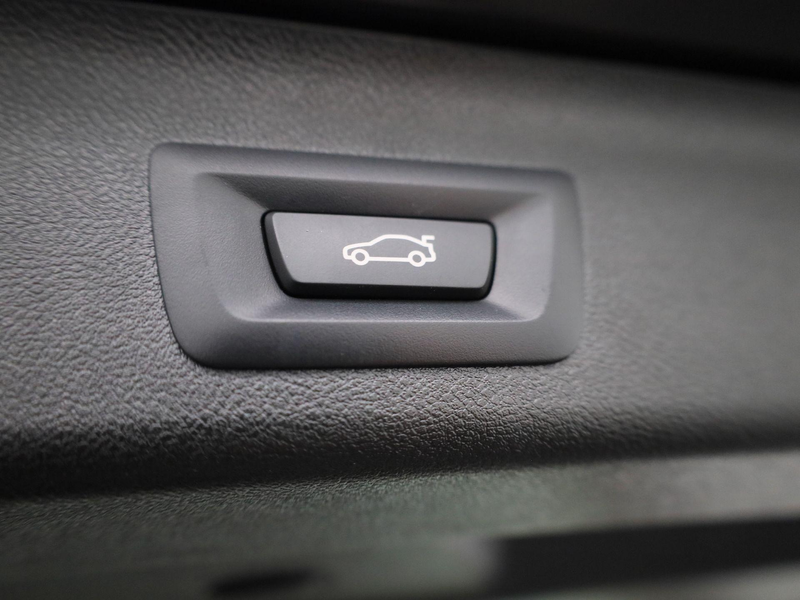 BMW 530 5-serie Touring 530e xDrive Executive — photo 14