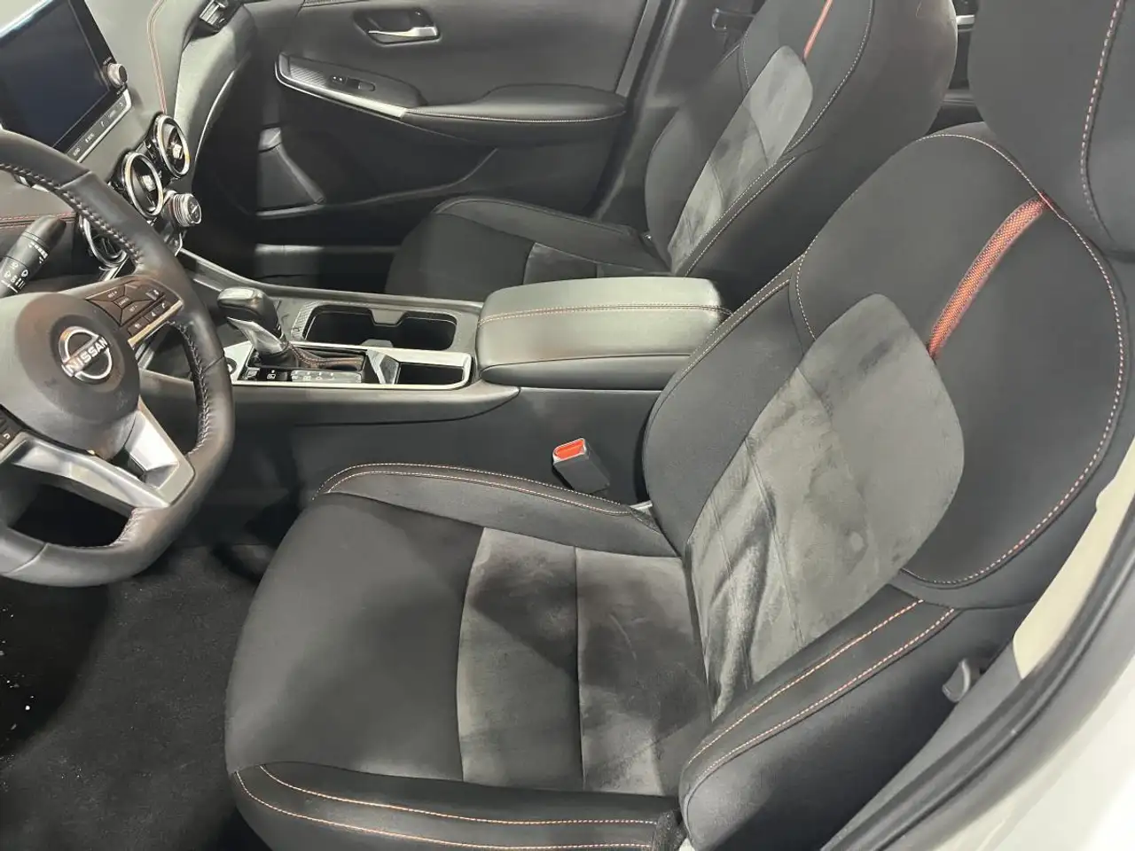 Nissan Sentra снимка Nissan Sentra