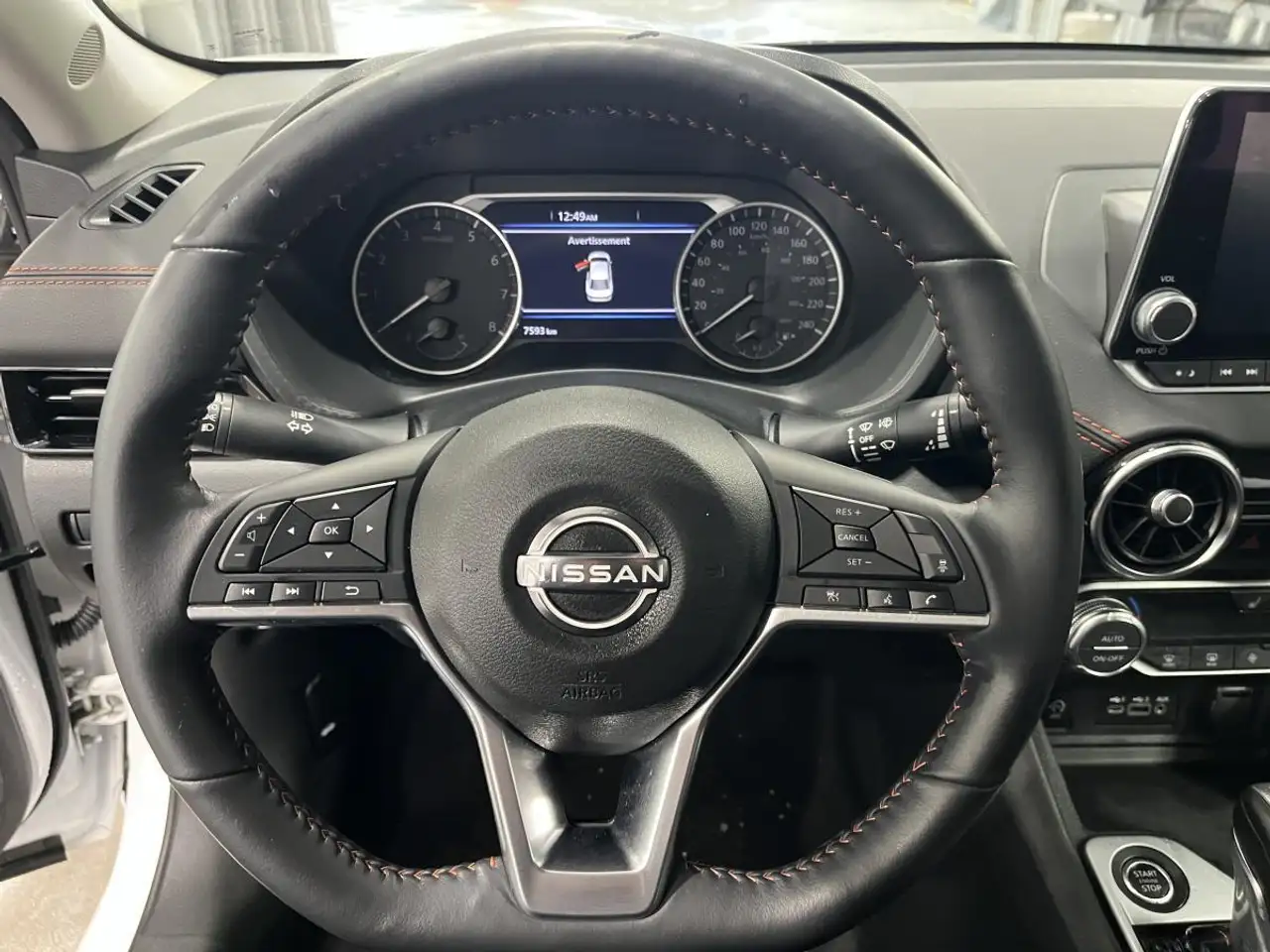 Nissan Sentra снимка Nissan Sentra