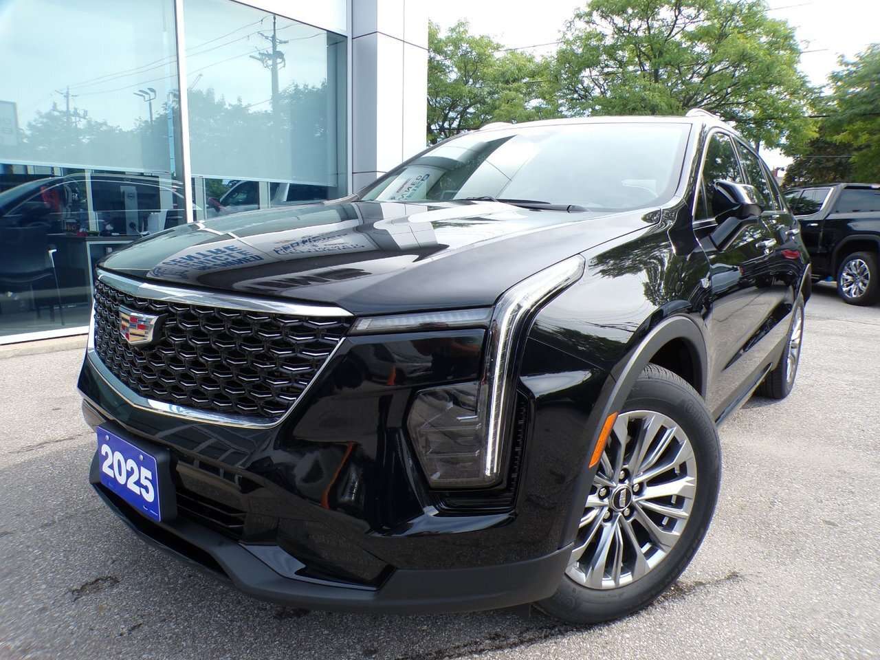 2025 Cadillac XT4 AWD 4dr Premium Luxury
