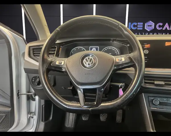 Volkswagen Polo view 11