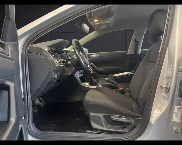 Volkswagen Polo view 9