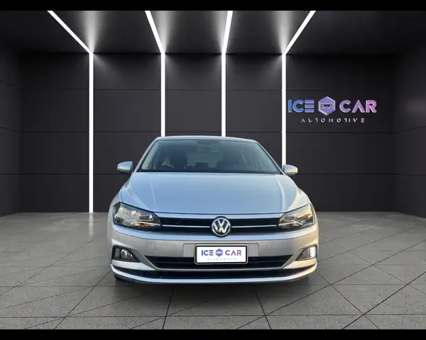 Volkswagen Polo view 2
