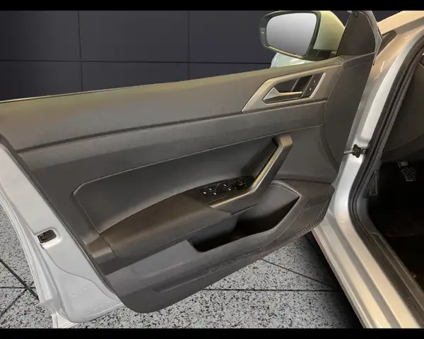 Volkswagen Polo view 15