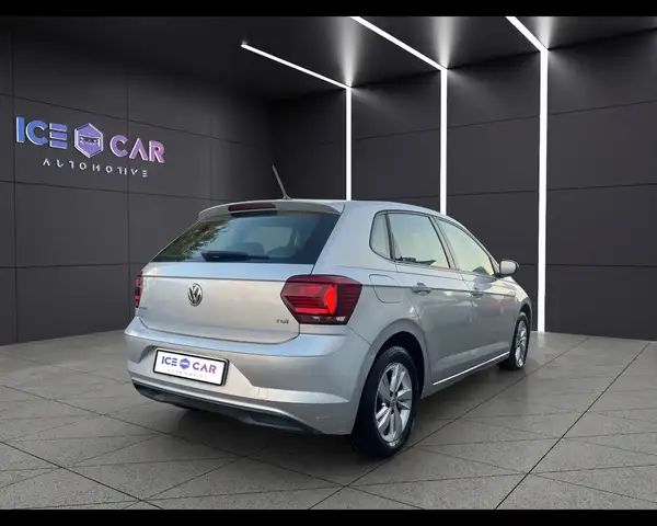 Volkswagen Polo view 5