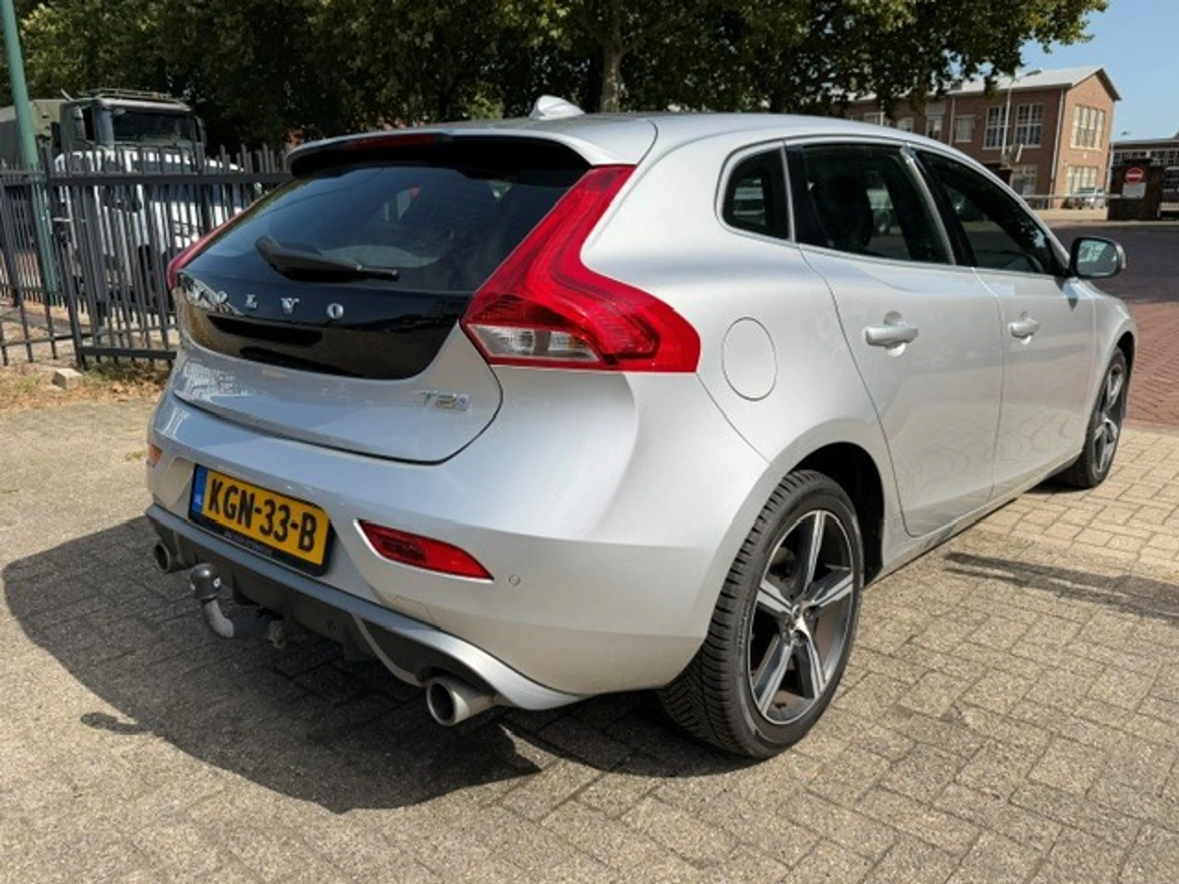 Volvo V40 1.5 T2 R-Design Leer Clima Cruise Trekhaak LED — photo 9