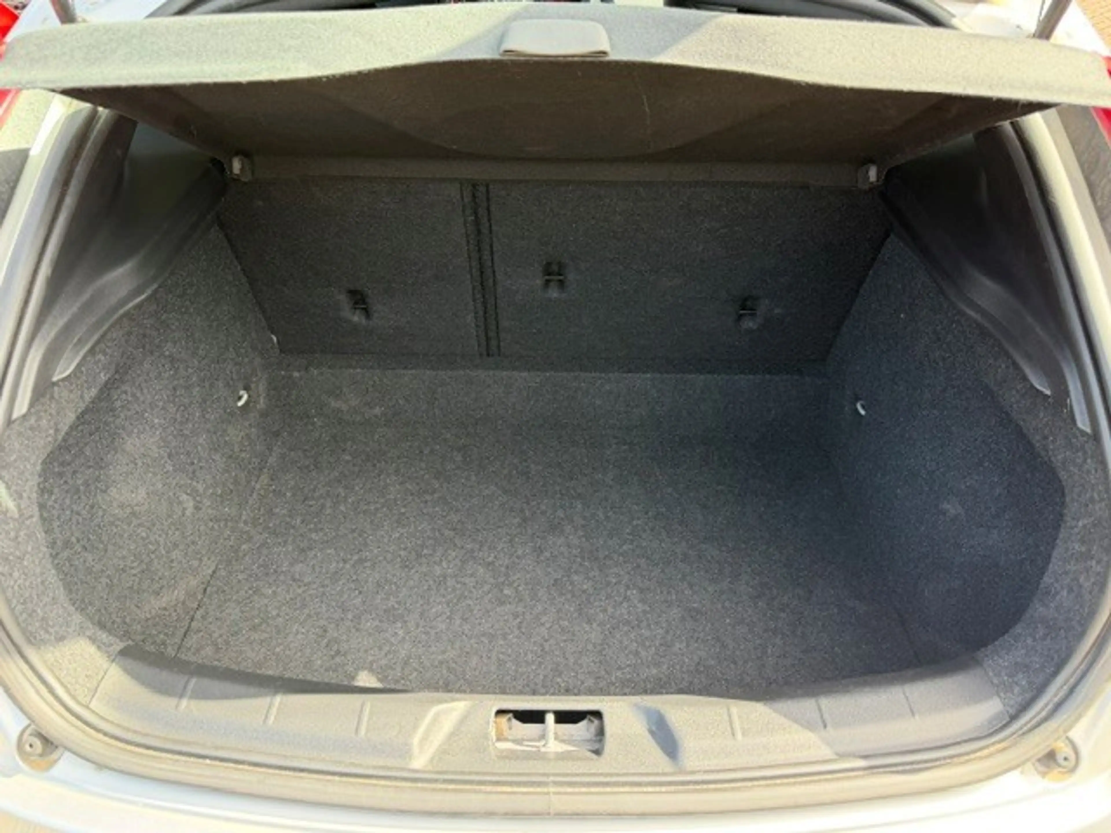 Volvo V40 1.5 T2 R-Design Leer Clima Cruise Trekhaak LED — photo 12