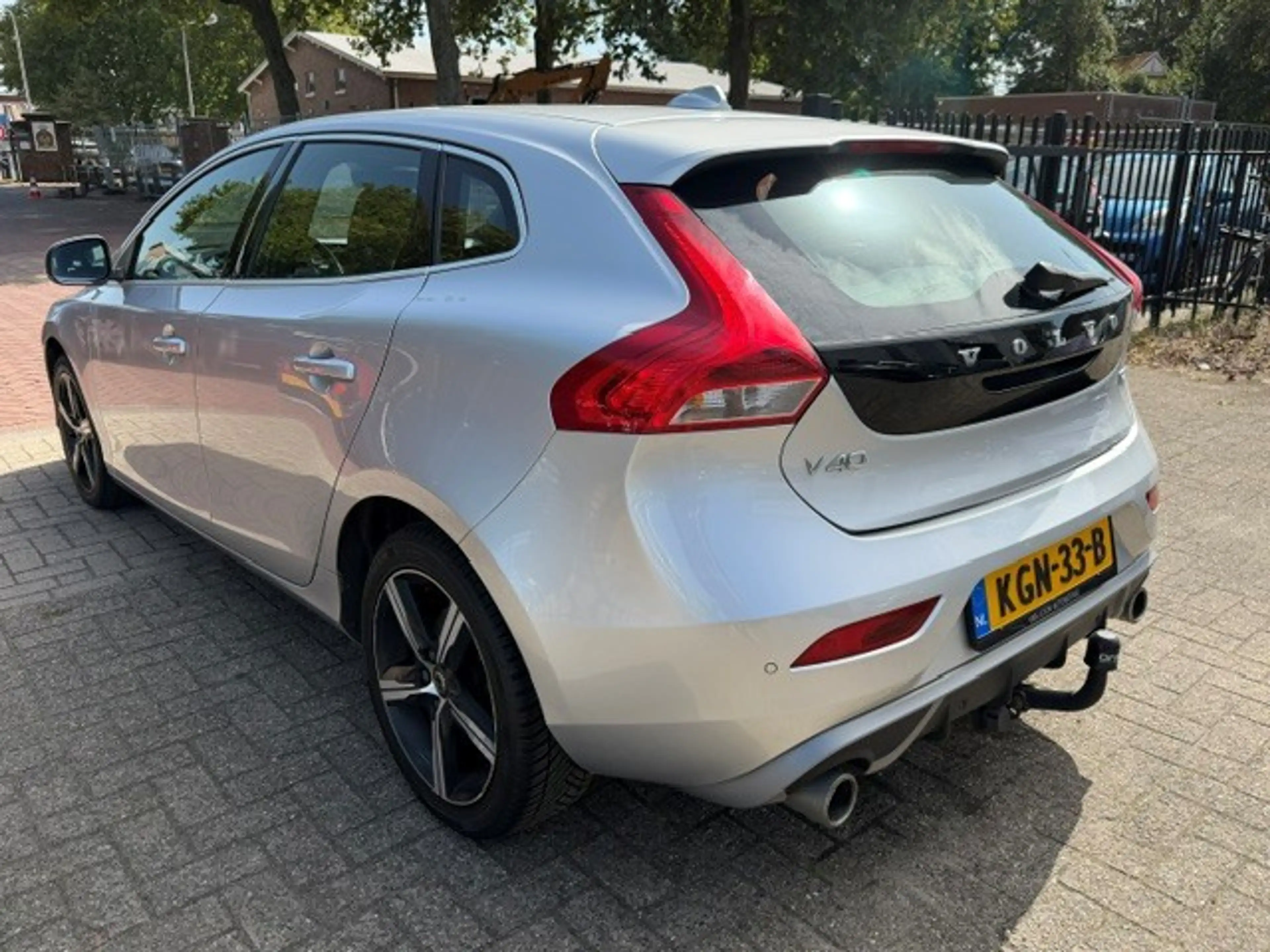 Volvo V40 1.5 T2 R-Design Leer Clima Cruise Trekhaak LED — photo 7