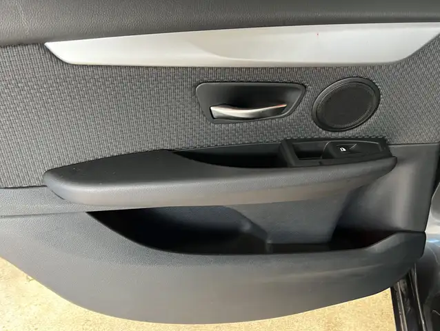 BMW 2 Series view 3