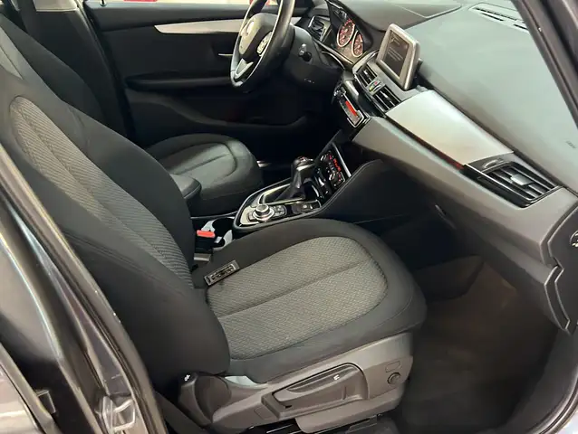 BMW 2 Series view 19