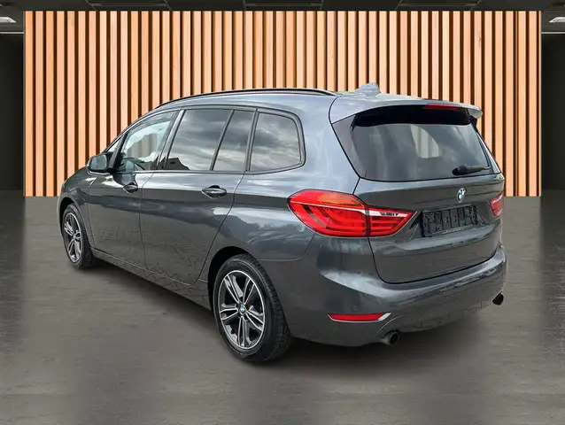BMW 2 Series view 13