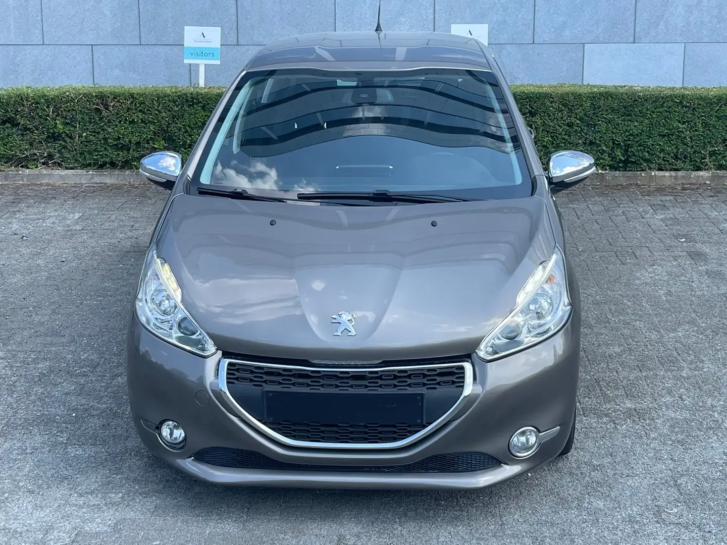 Peugeot 208 1.4 HDi Allure Beige - 1