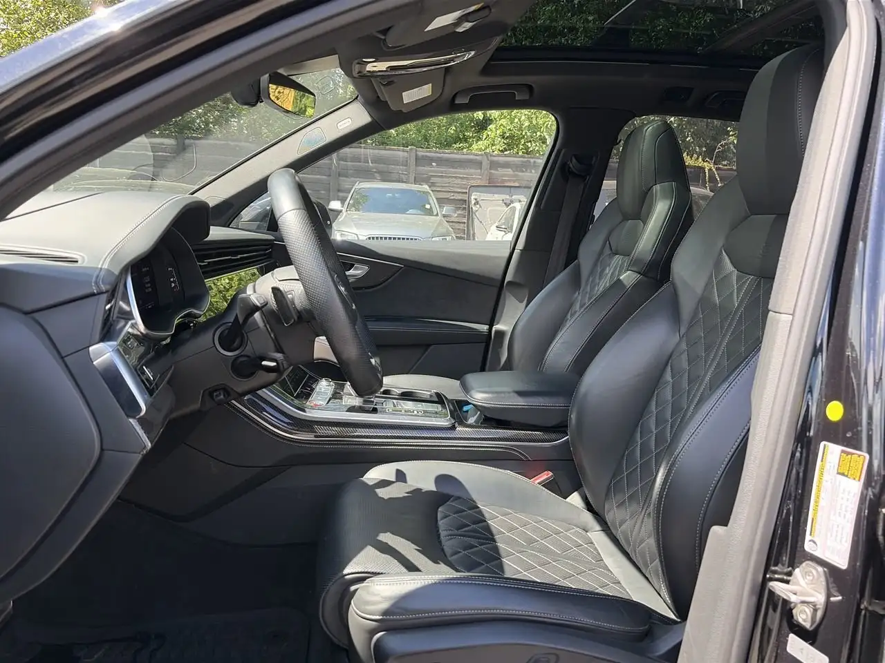 Audi SQ7 снимка Audi SQ7