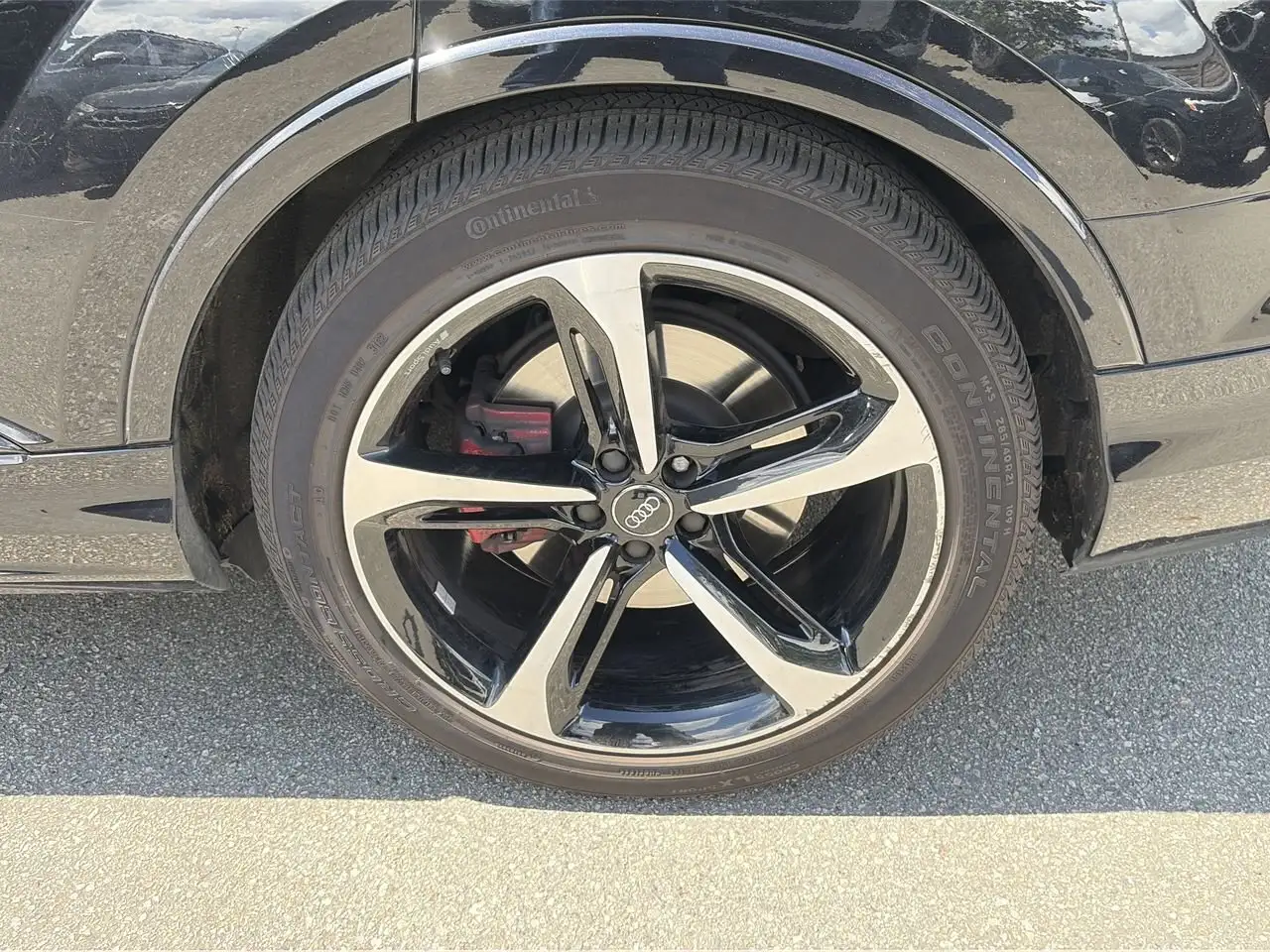 Audi SQ7 снимка Audi SQ7
